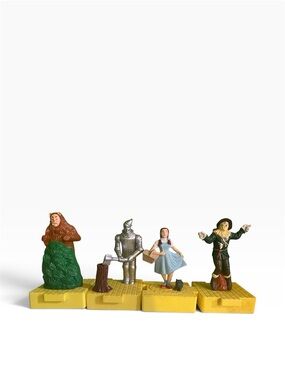 Set of the wizard of oz toys